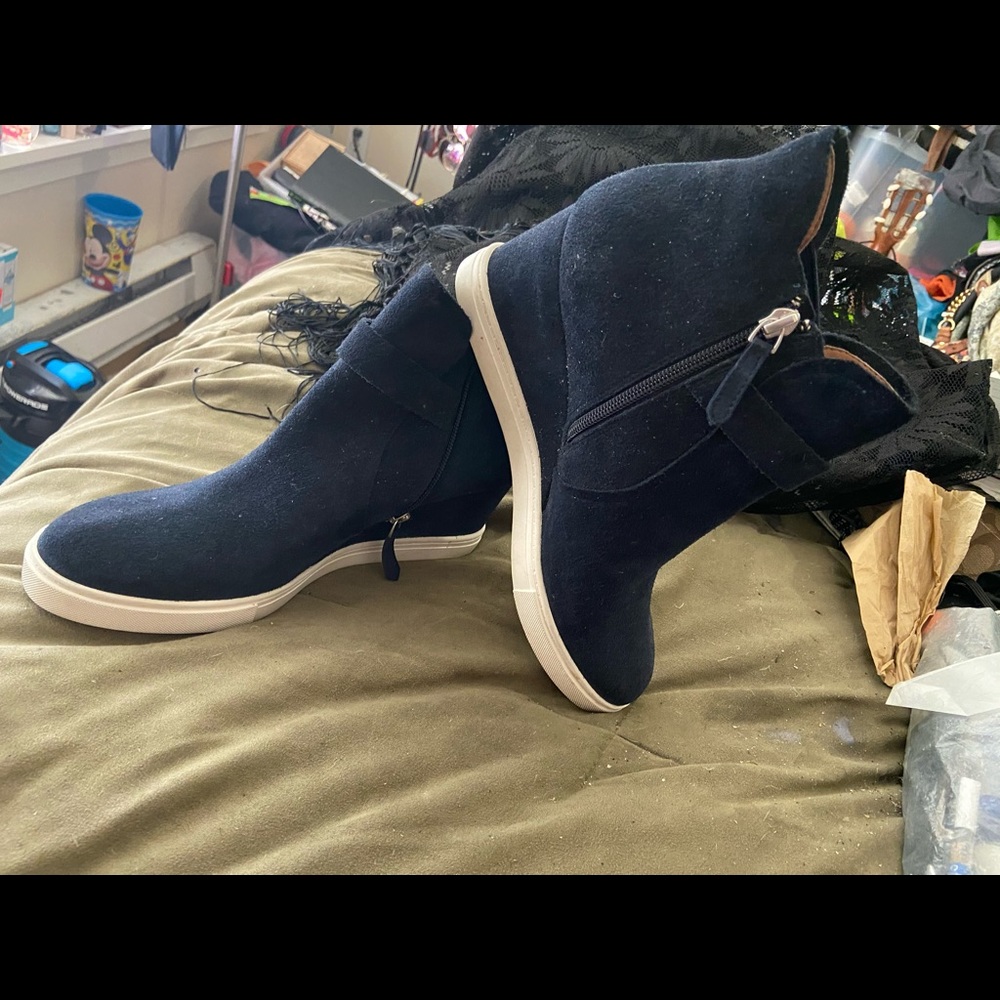 L.paolo Suede Ankle Boots
